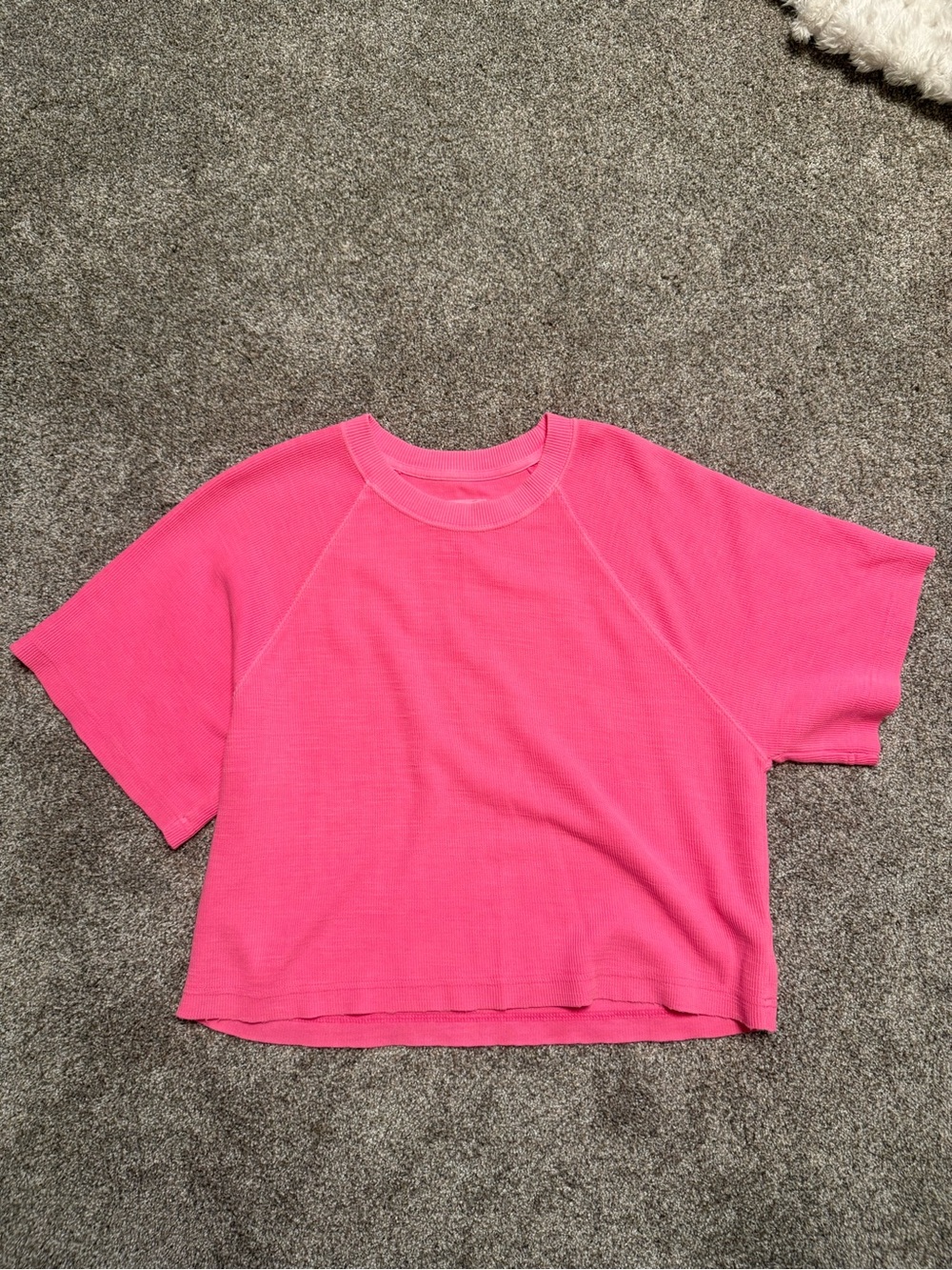 Aerie - size small- bright Pink Short Sleeve Crop Top